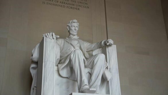 Abraham Lincoln Memorial Statue